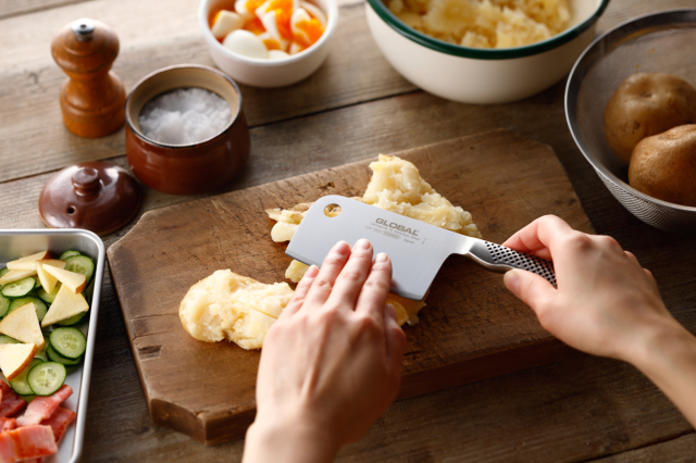 グローバル global 包丁 ミニチョッパー 10ｃｍ GS-202 ナイフ グローバル 【豪華特典付き】 包丁 ミニチョッパー 10cm GS-202